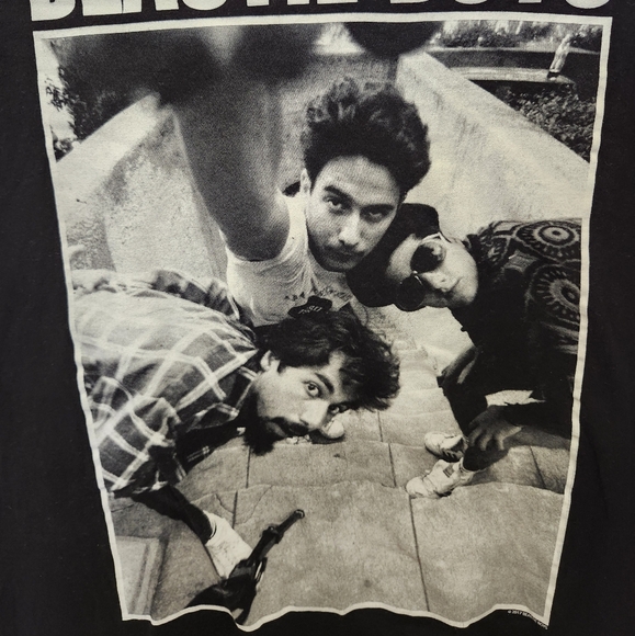 Gently worn TShrit - Picture 6 of 6